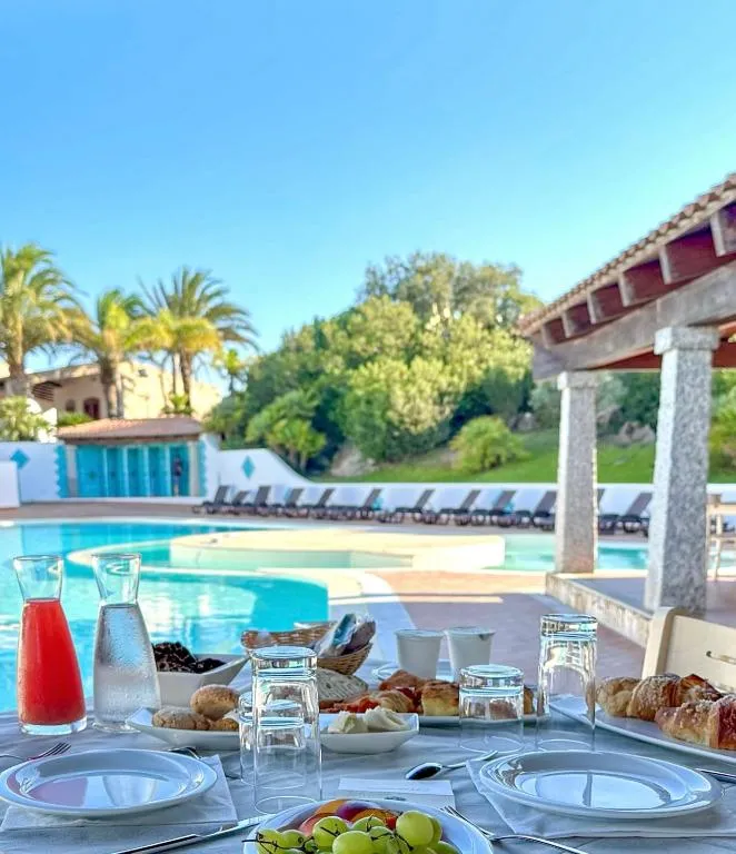 Le Rocce Antiche Hotel Resort, hotel in SantʼAntìoco
