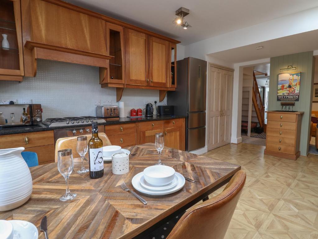 Old Harbour Townhouse photo 7