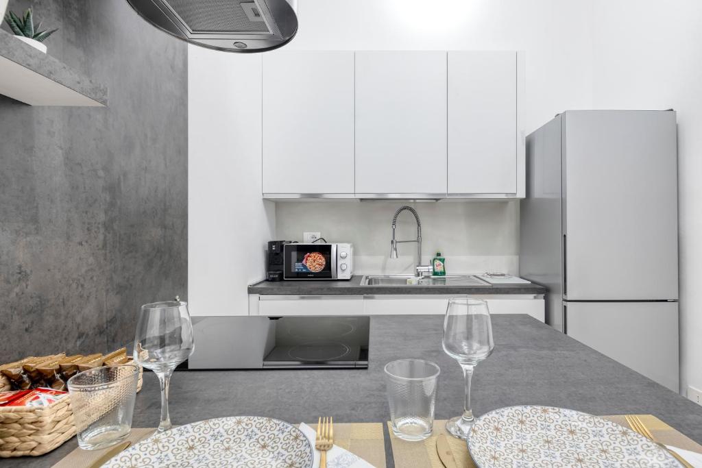 Carbonara Palace 1 - Luxury Comfort under Medieval Towers - 2