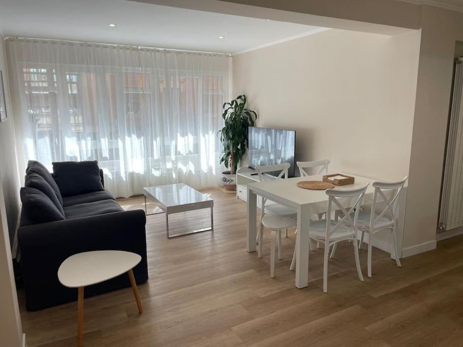 Apartamento en Oviedo con parking y wifi - 2