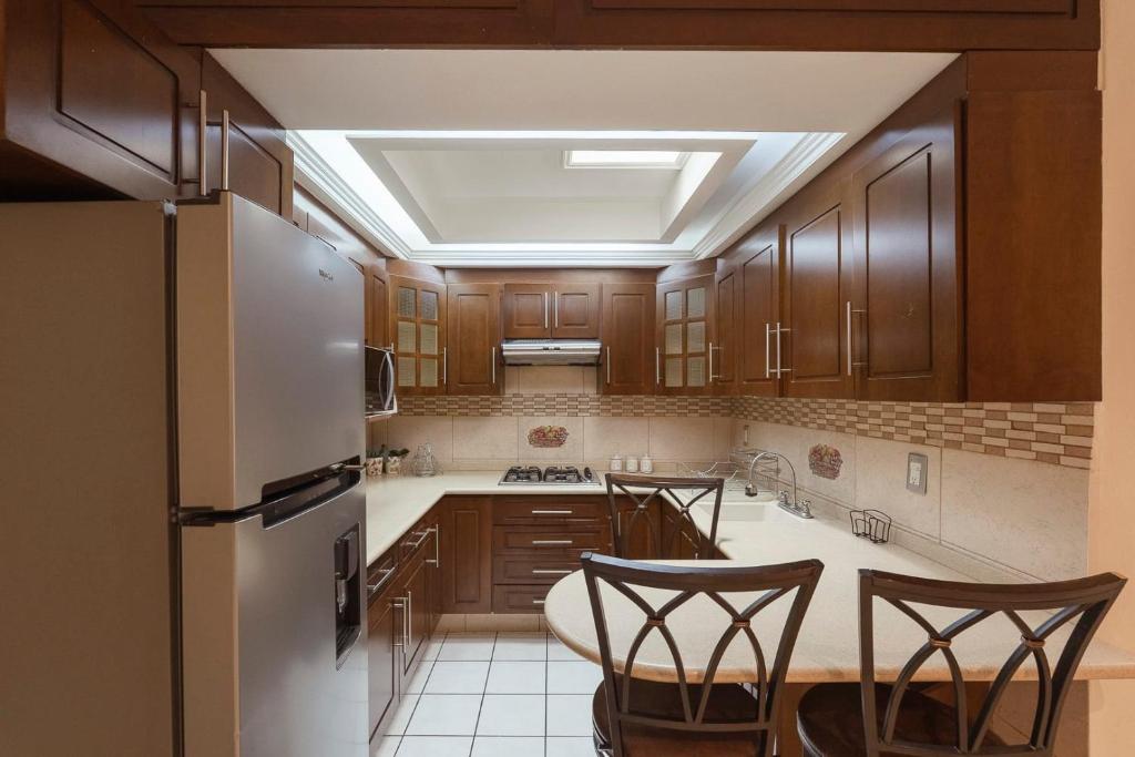 New Apt in Centro GDL Near Cathedral & Attractions - 2