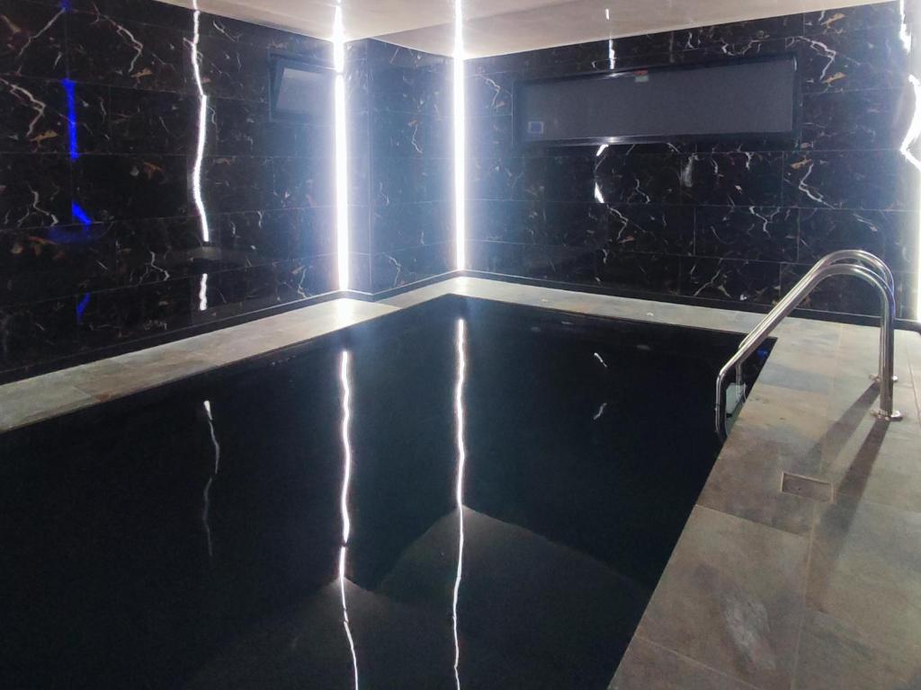 R luxury piscine et spa privatifs - 1