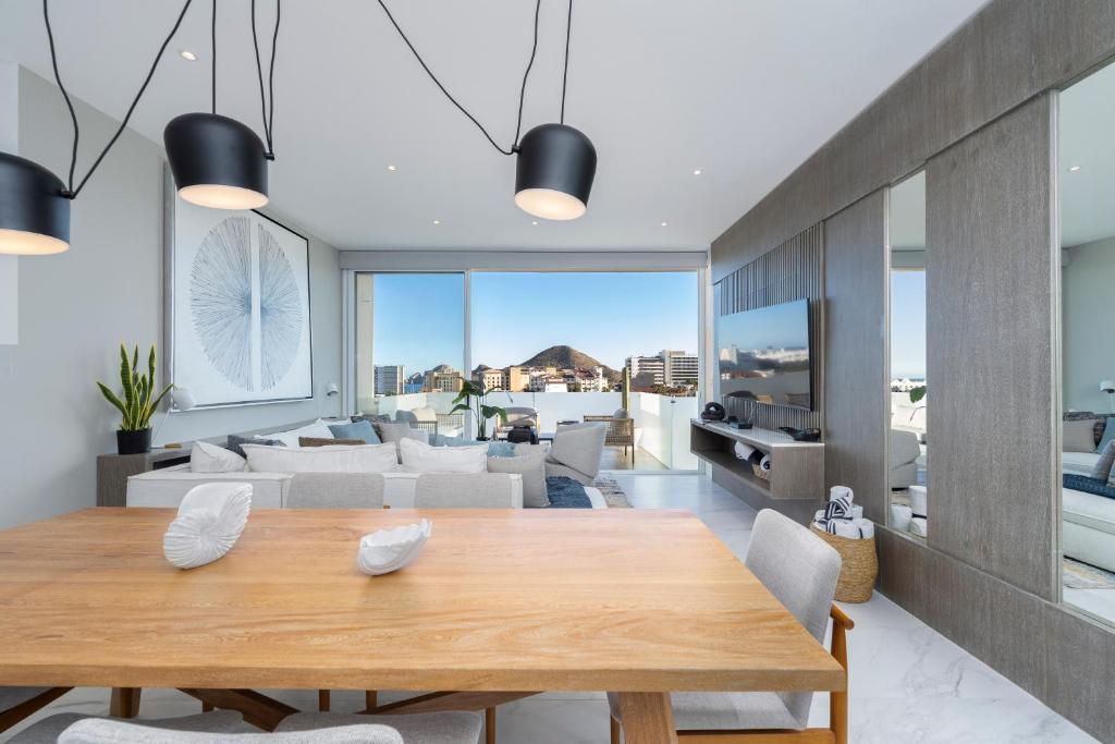 Apartment with Private Rooftop in Medano, Cabo San Lucas