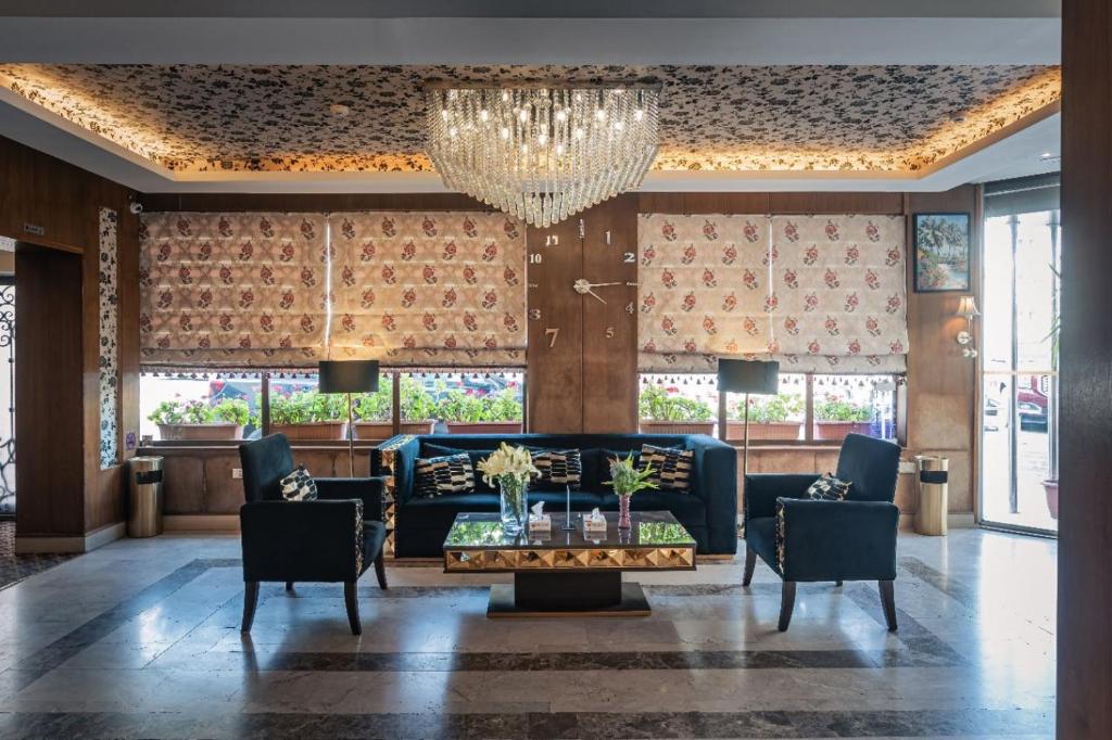 フロント・ロビー