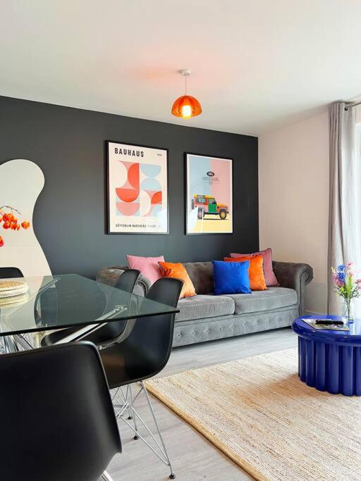 Modern Hatfield Apartment with Free Gated Parking, Hatfield