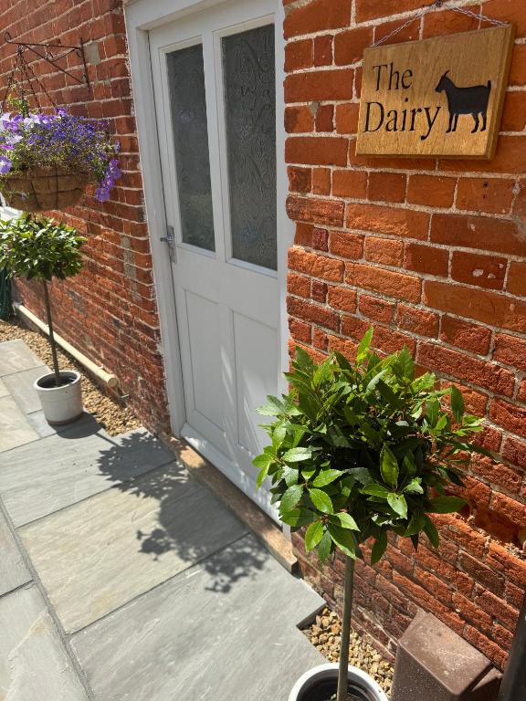 Church Farm Dairy, Whissonsett - pet-friendly stay