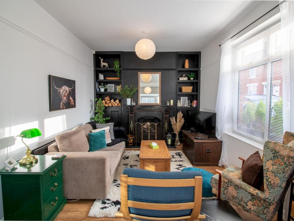 Pass the Keys City Convenience, Stanley