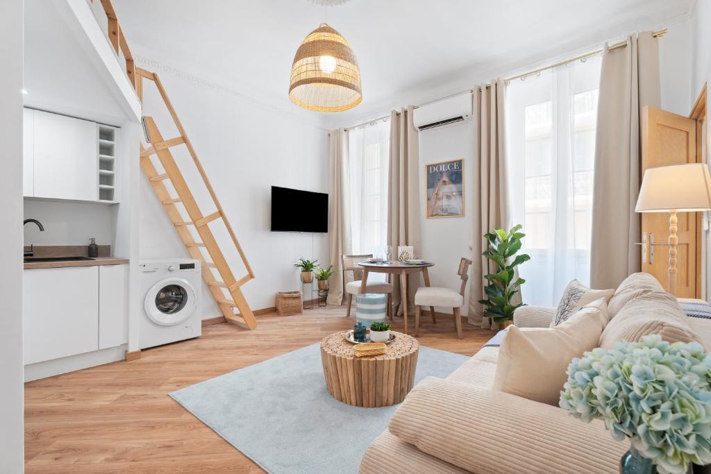 Nice Renting - 5bFRANCE - Luxurious Apartment Place Massena Promenade des Anglais - 2
