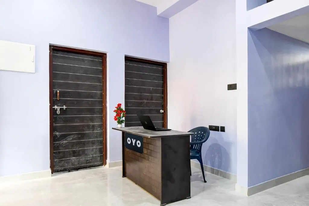 Super Hotel O MNJ Mansion，位于Jānla的酒店