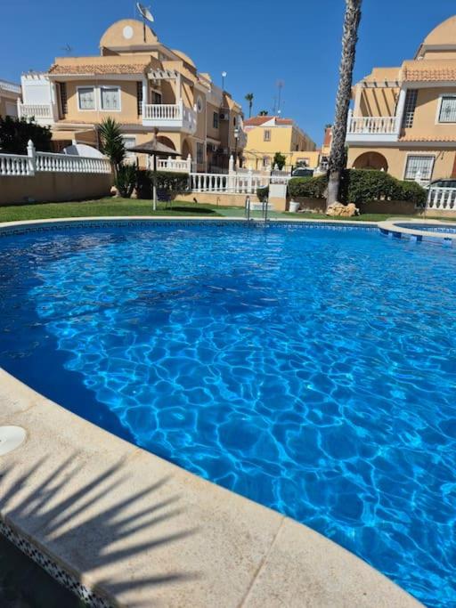 Holiday home in Costa Blanca - 3 bedroom house with pool sleeps 8, close to beach - 4
