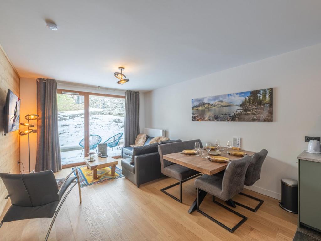 Appartement élégant à Huez avec balcon et parking - FR-1-645-60 - 1