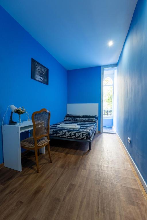 Rooms in charming apartment in Center Eixample, Barcelona