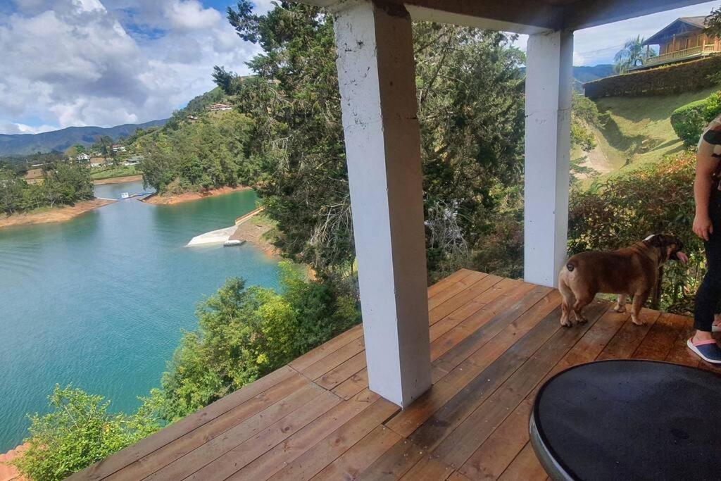 Hermosa cabaña frente al lago y la piedra 4 - 5