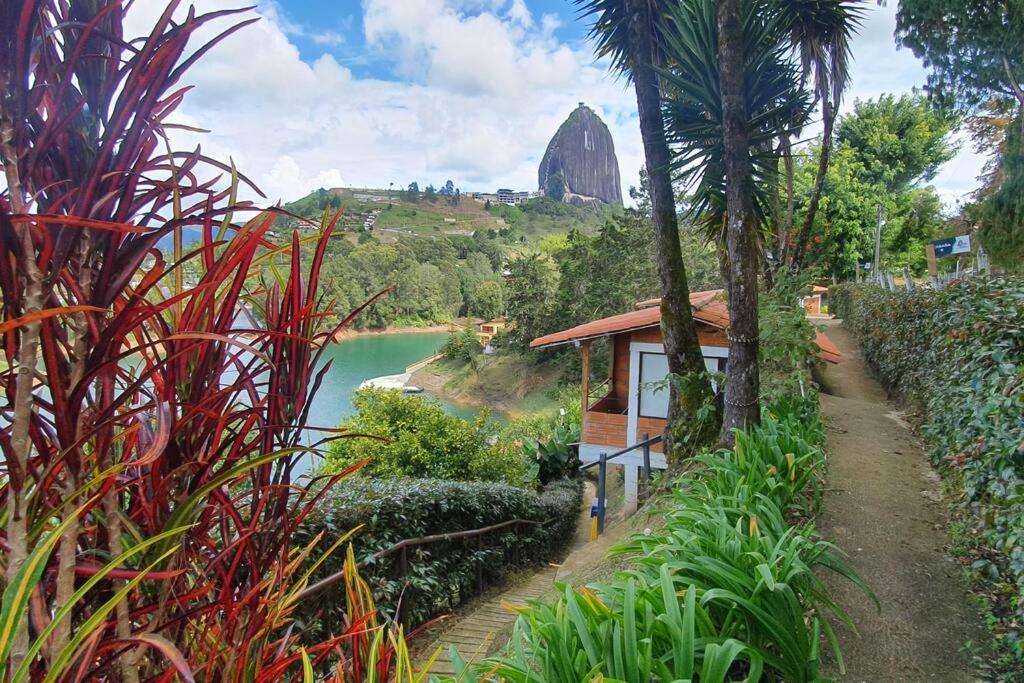 Hermosa cabaña frente al lago y la piedra 4 - 1