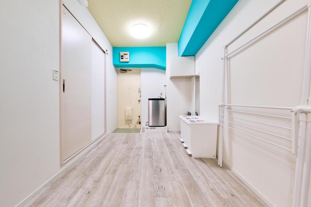 Shinjuku Area, 6min walk to Takadanobaba Sta, Direct access to Shinjuku 5 min, Shibuya 10 min, Famil