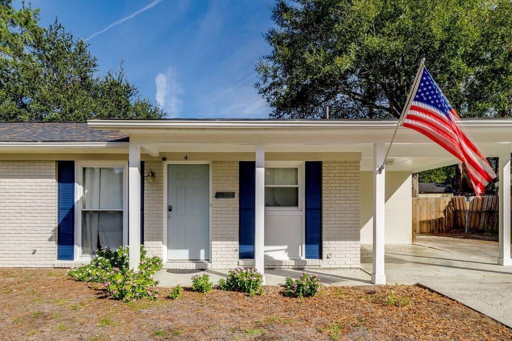 Centrally located between Tybee Island and DT Savannah, Savannah