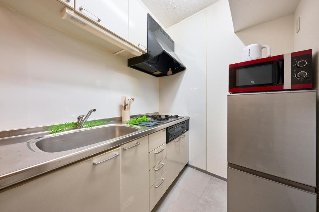 Shinjuku Area, 6min walk to Takadanobaba Sta, Direct access to Shinjuku 5 min, Shibuya 10 min, Famil