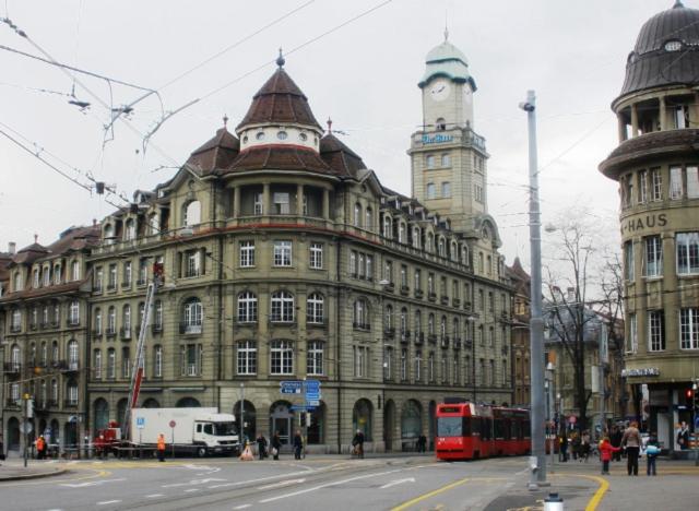 Double High-End Central Apartment & Up to 7 seats Cars Rental Option, Bern