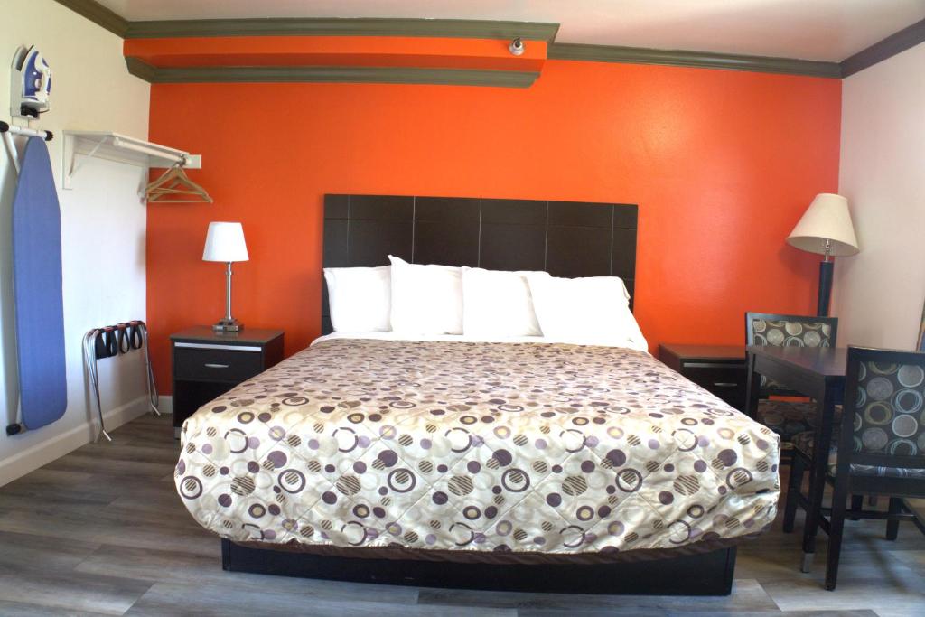 Lambert Inn, Whittier