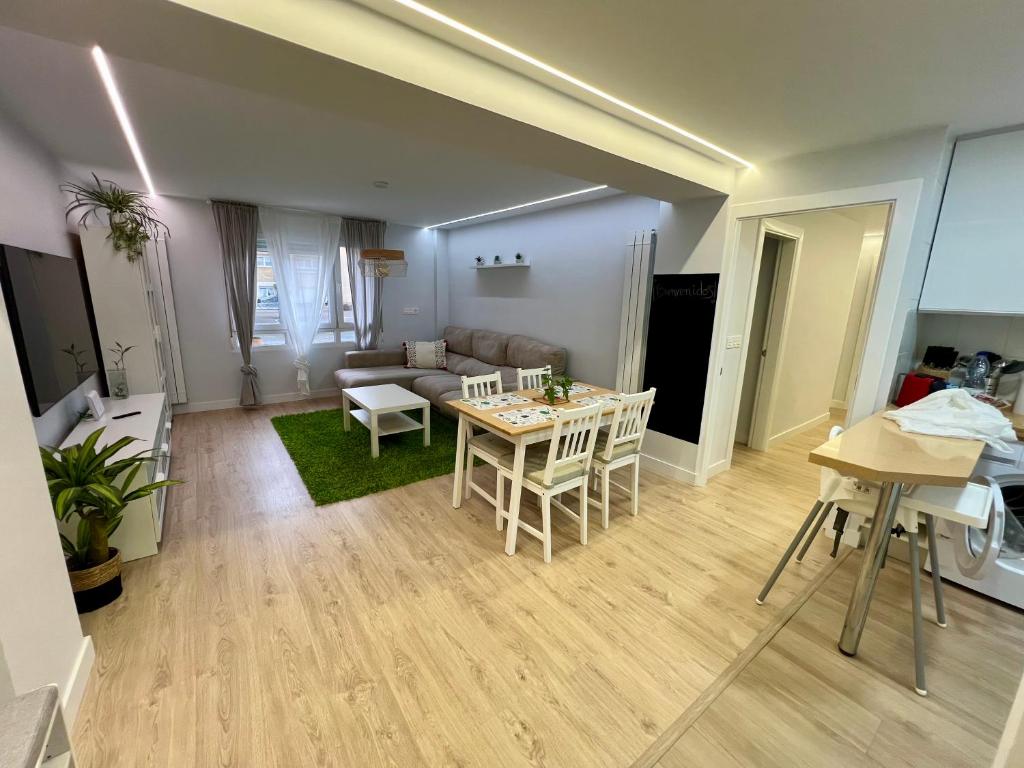 Apartamento Exclusivo Playa San Lorenzo con Parking Gratis - 2
