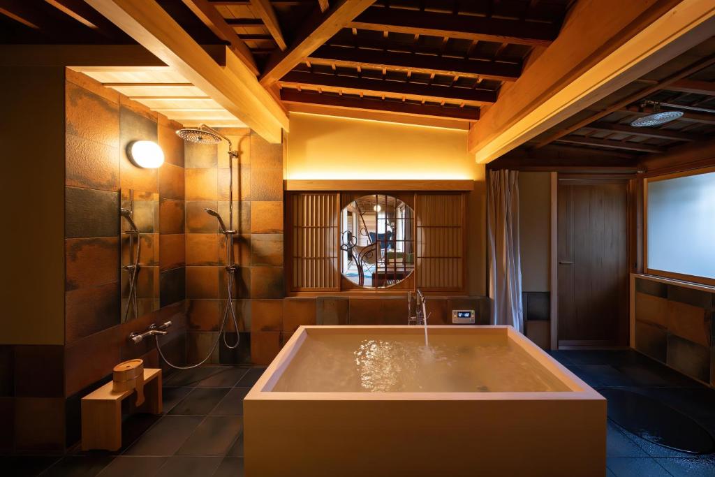 Hot tub