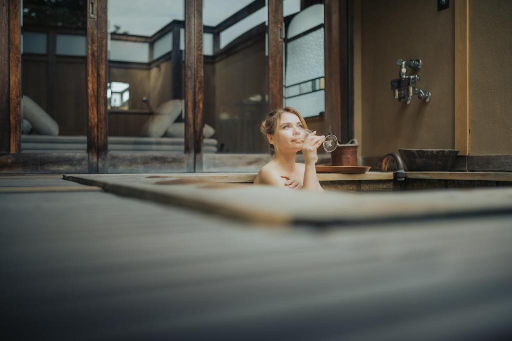 Hot spring bath