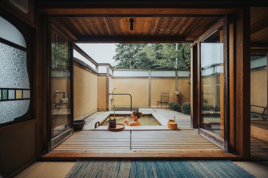 Hot spring bath