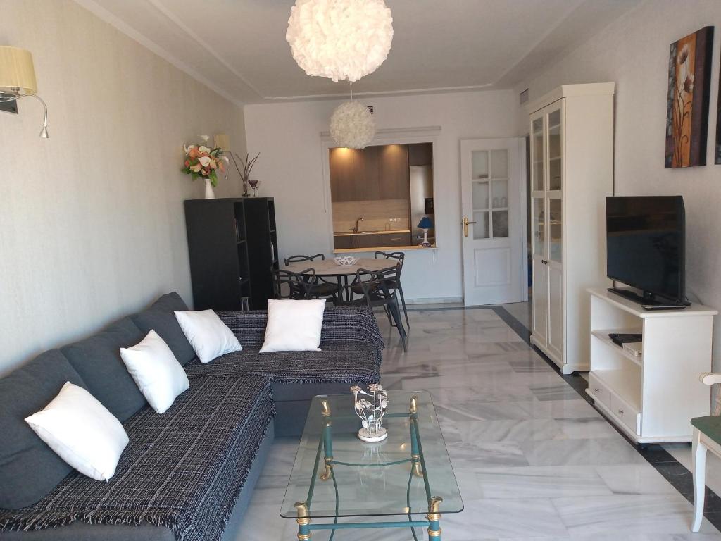 FUENGIROLA , Beach, Centre ,Balcony with seaview, for 4 persons - 5