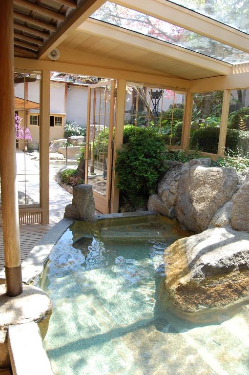 Hot spring bath