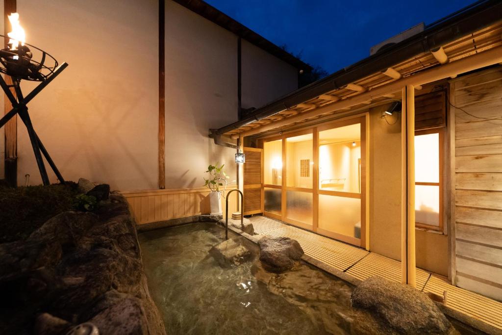 Open air bath