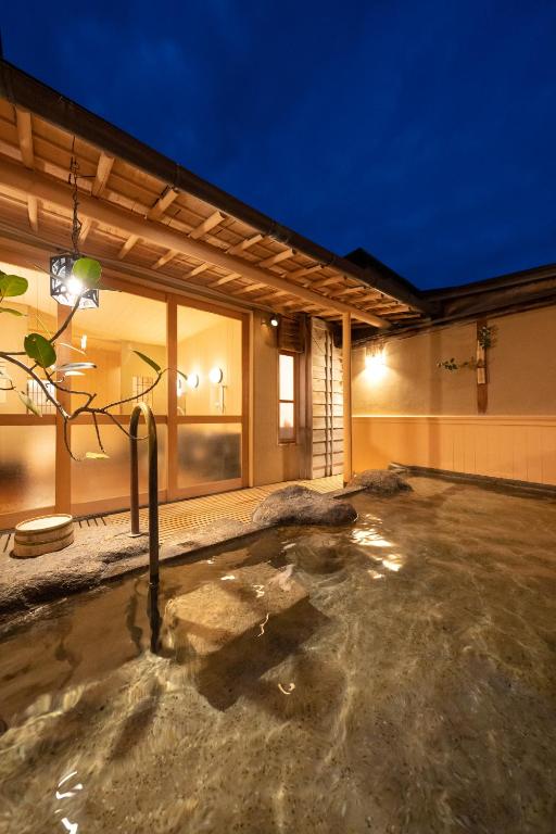 Open air bath