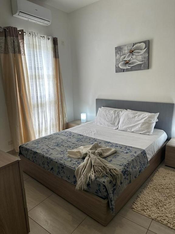 Spacious Central Penthouse for 5, Gżira