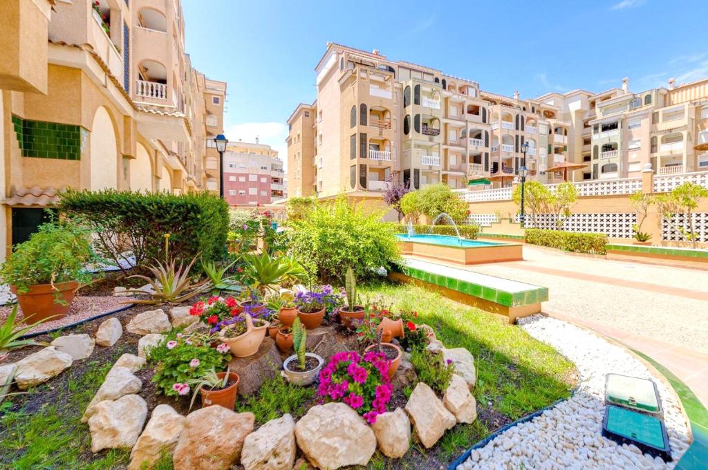 Sunny Apartment in Torrevieja - 2