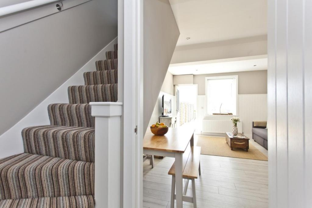 Coastguard Cottages, Bournemouth photo 3