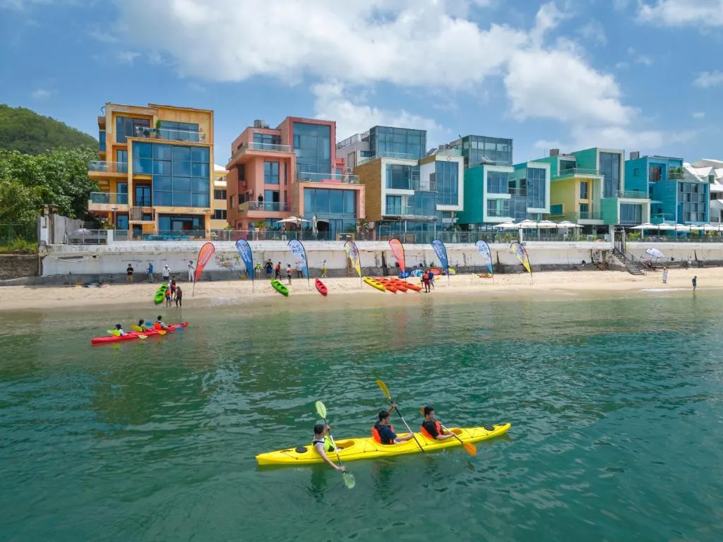 HAJANA Beachside Homestay, hotel in Longgang