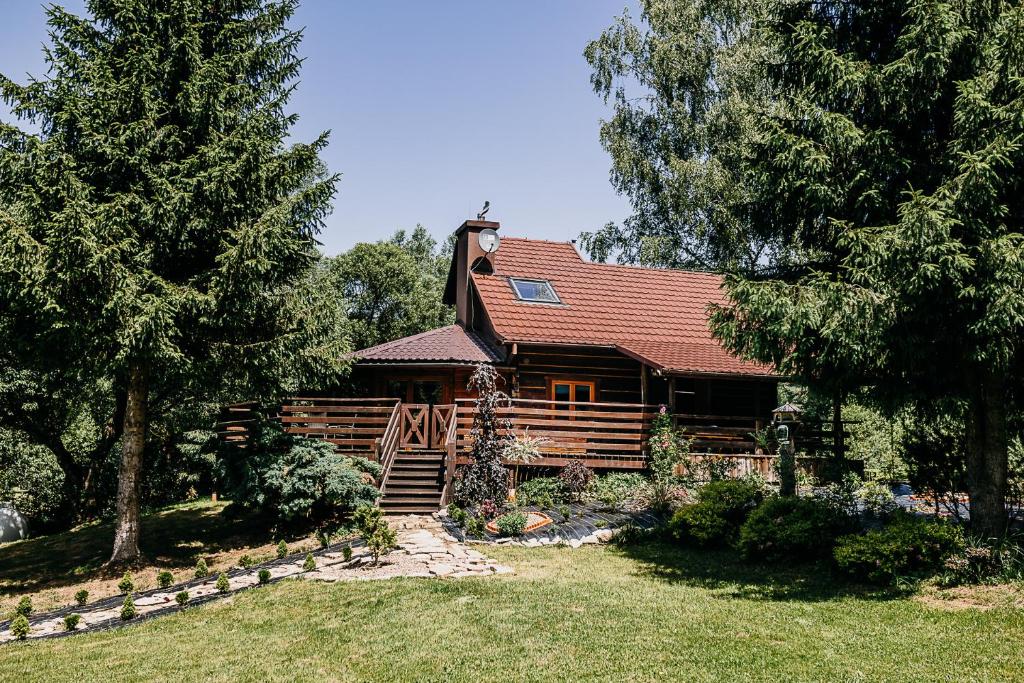 Myśliwska chata na skraju lasu, Wojtkowa