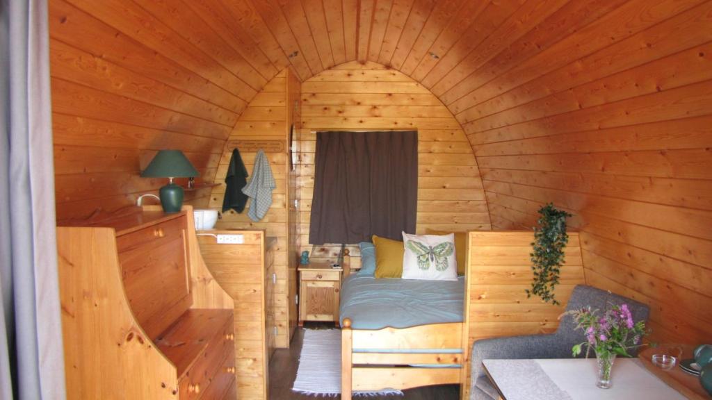 Swifterlodge, Kerkenveld