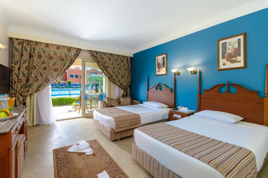 Titanic Beach - Families and Couples only — Hotel rooms in Hurghada, Red Sea