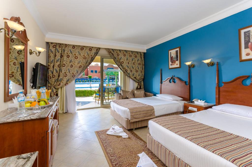 Titanic Beach - Families and Couples only — Hotel rooms in Hurghada, Red Sea