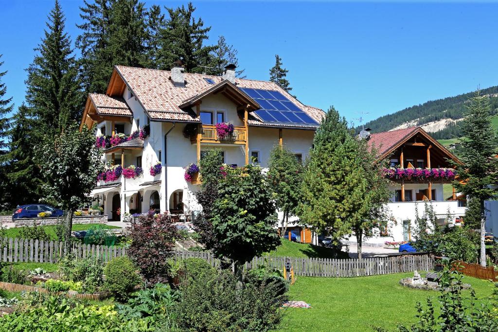 Garnì Lasteis B&B - apartments - 2