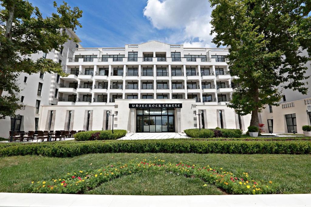White Rock Castle Suite Hotel & Spa photo
