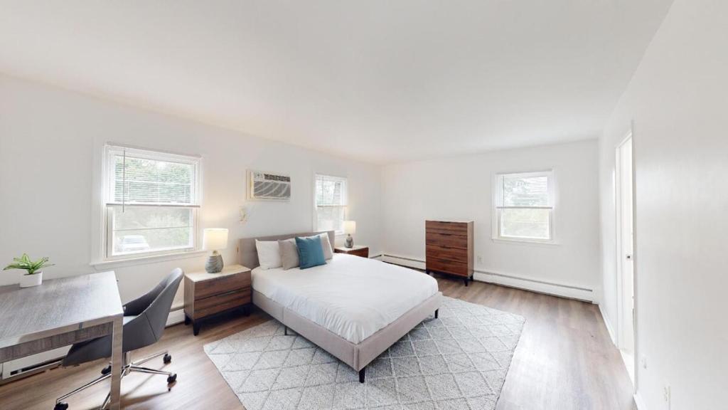 Pb 1112 Furnished 2br With Parking, Gym,, Newark