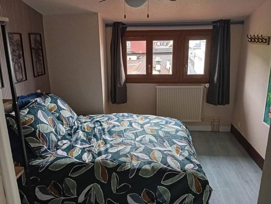 Sanctuaire Lourdes 180 M2 duplex 5 chambres 15 voyageurs 10 lits balcon - 5