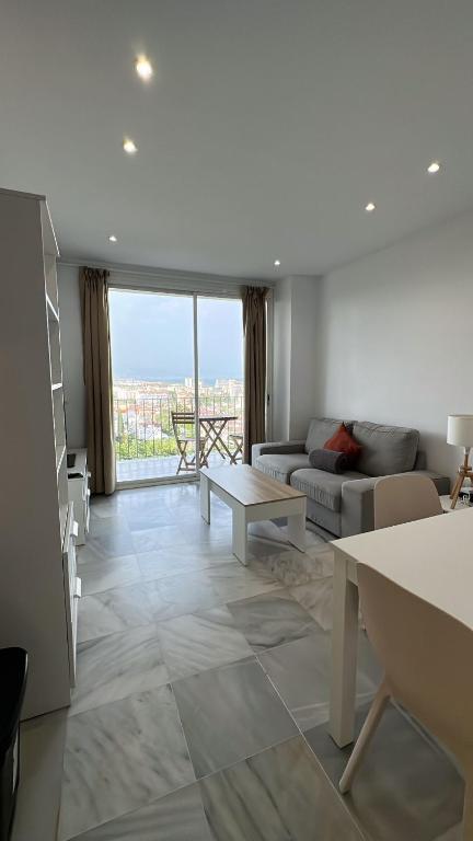 Apt Buenavista en Torremolinos increíbles vistas hacia Málaga 5min del centro y muy cerca de la playa - 2