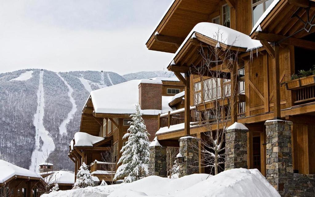 Ski in Ski out 4 Bedroom Spruce Peak Lodge Luxury Mountain Cabin By Stowe Mountain Rentals, Stowe