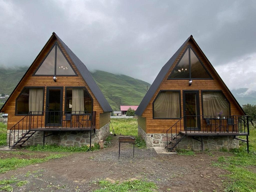 Kamara Cottages, Stepancminda