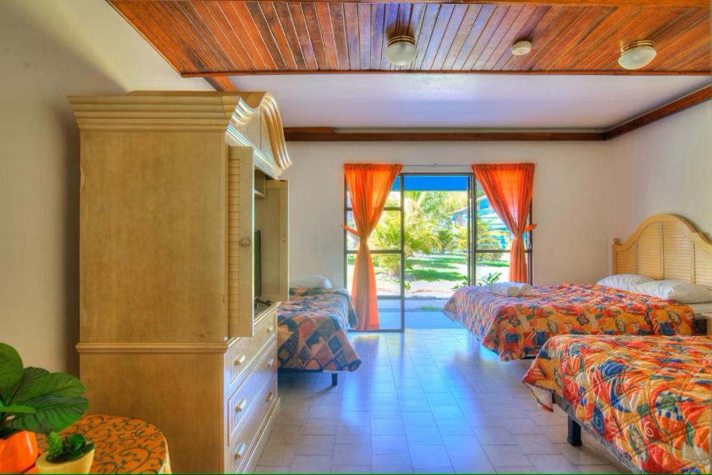Standard Family Room, Beach Break Resort & CR Surf Camp in Jaco
