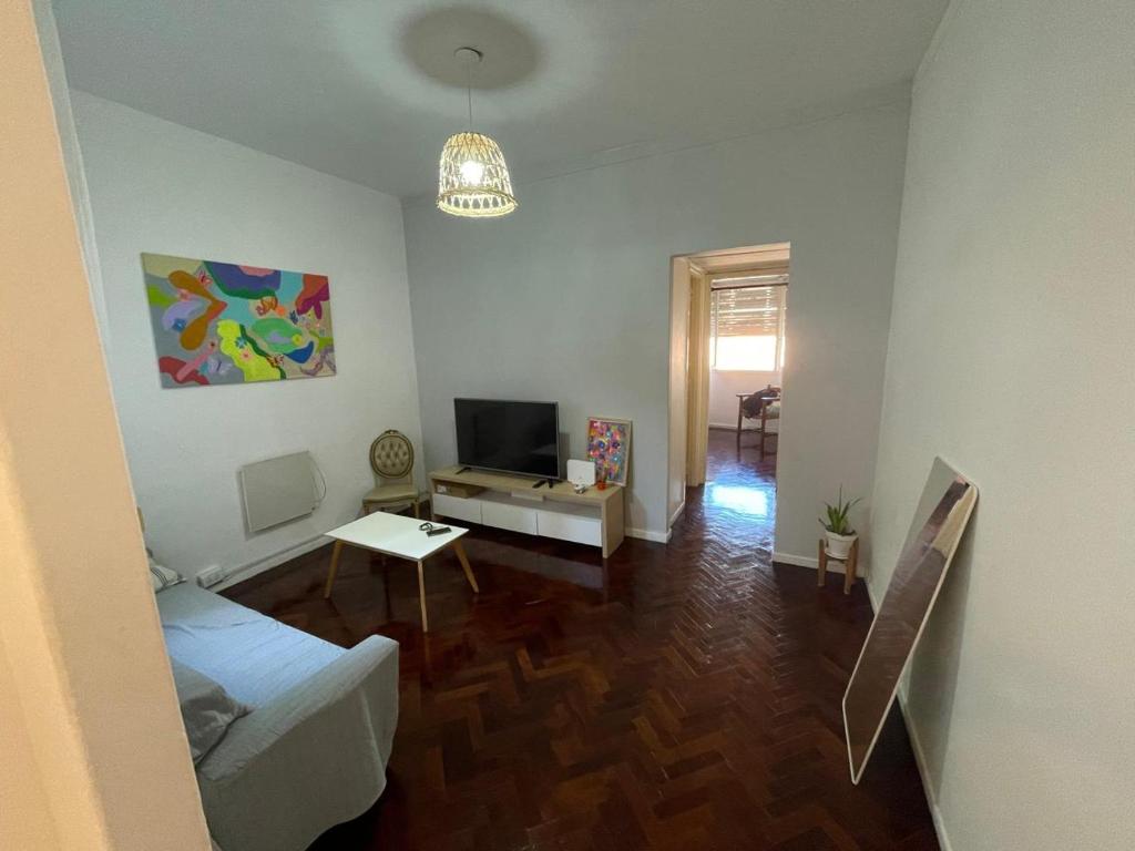 Luminoso y amplio dos ambientes en Recoleta - 1