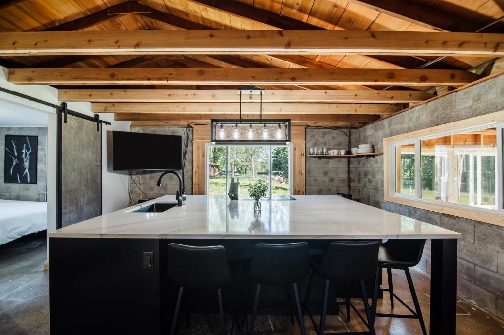 The Cottage by Wanderlust Abodes, Bellaire