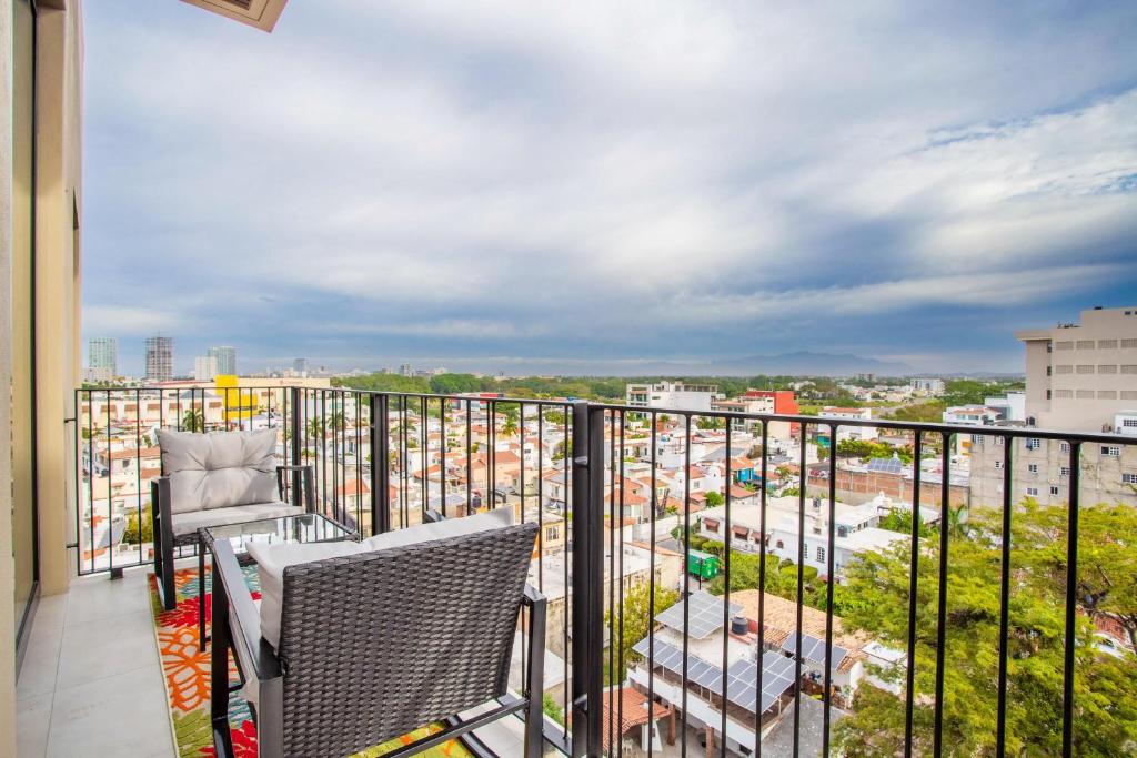 Top-Floor 2BR with Skyline Views, Pool and Gym, Puerto Vallarta